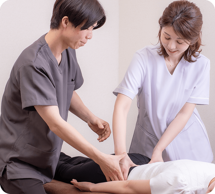 小顔矯正施術の様子